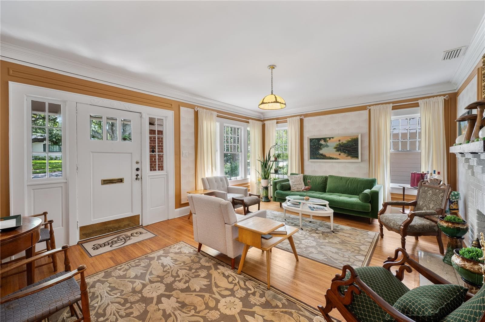 Living Room - 1807 PAWNEE TRL, LAKELAND