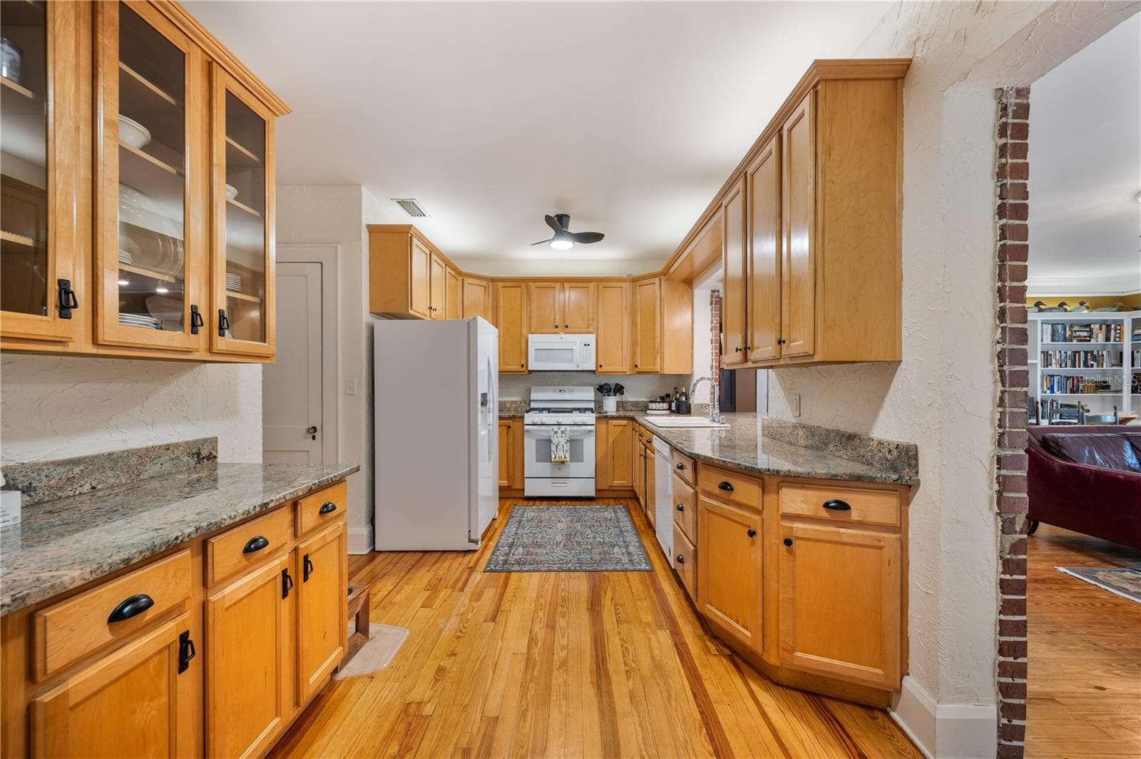 Kitchen - 1807 PAWNEE TRL, LAKELAND