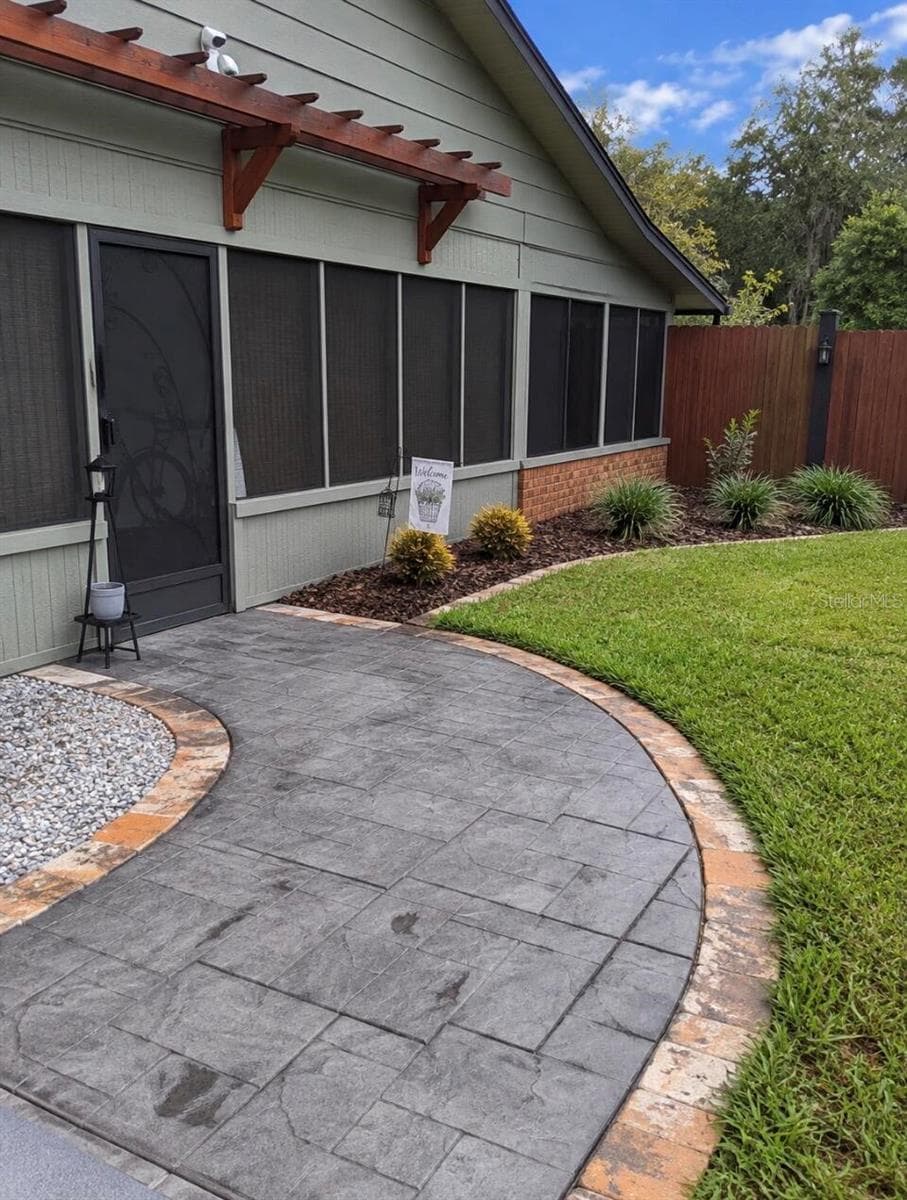 Single Family Residence at 804 LAKE DR, DELAND, photo 5 of 35