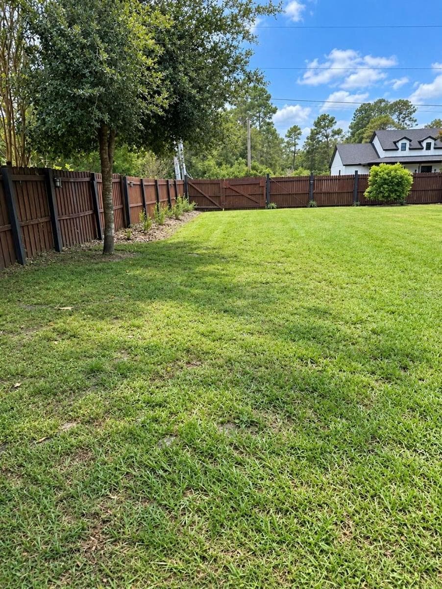 Single Family Residence at 804 LAKE DR, DELAND, photo 34 of 35