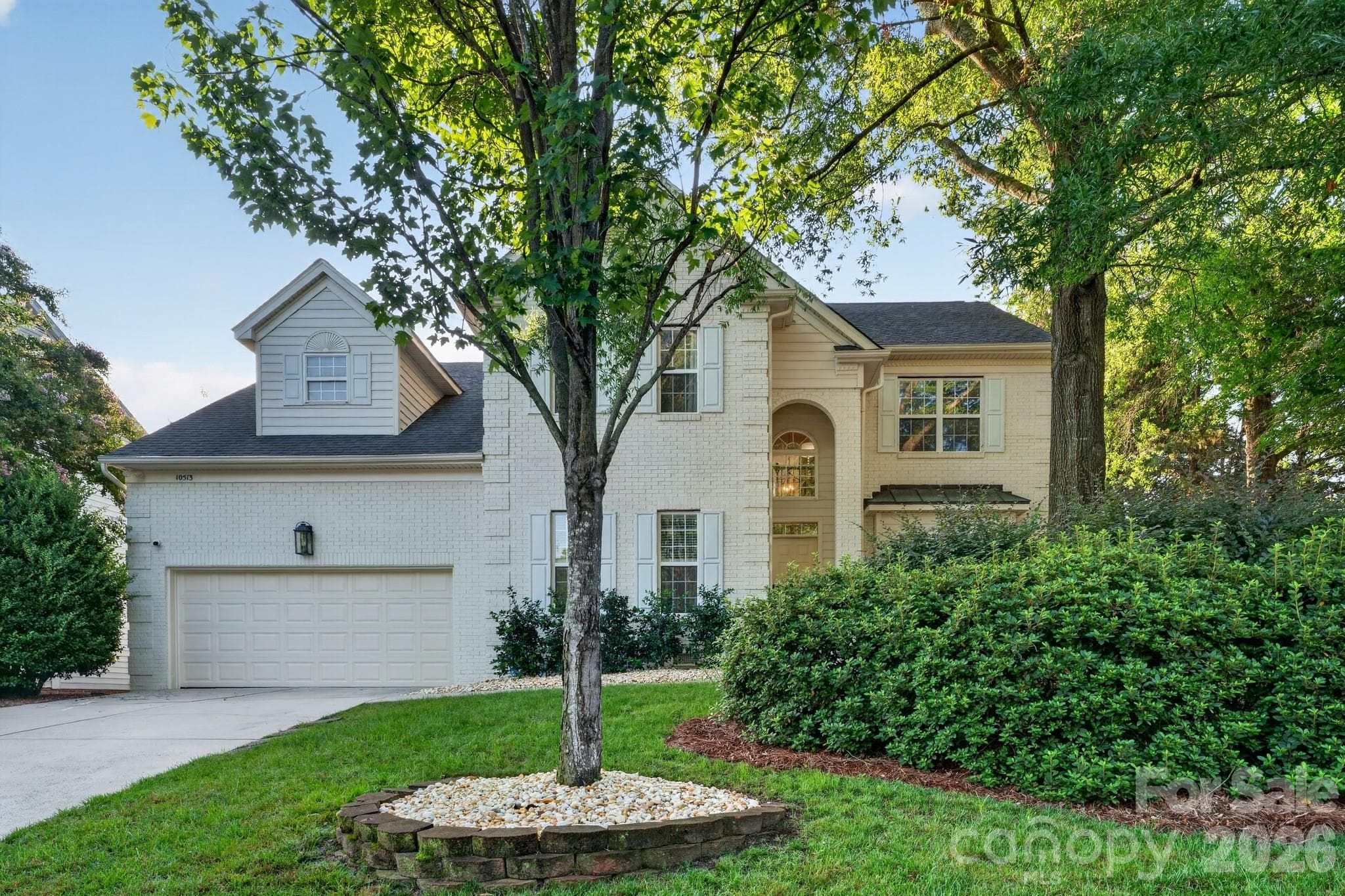 Single Family Residence at 10513 Orchid Hill Lane, Charlotte, photo 2 of 36