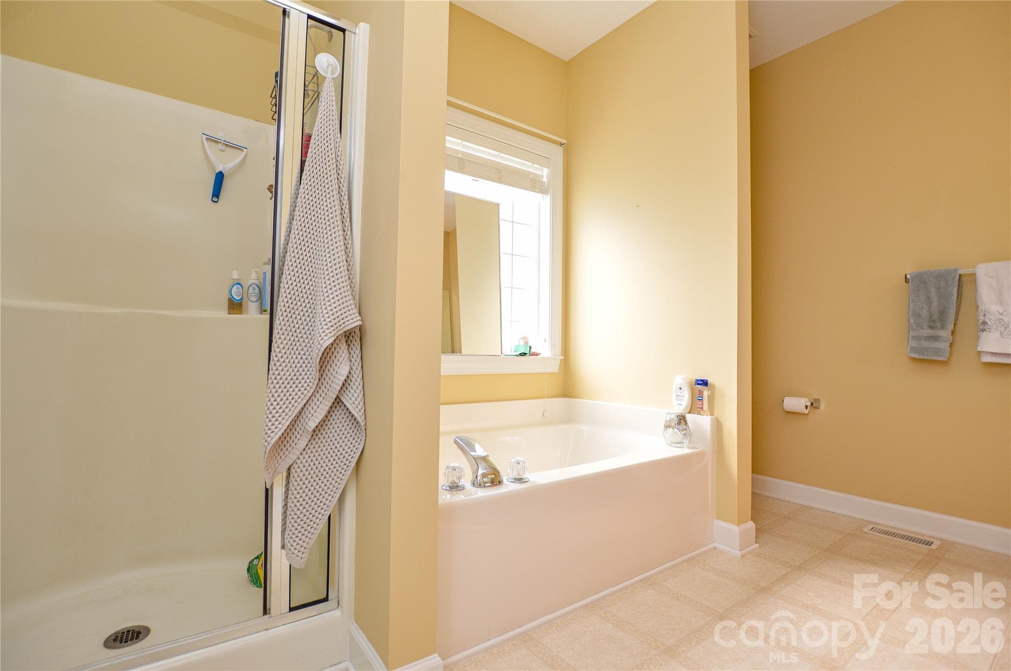 Single Family Residence at 8819 Erbach Lane, Mount Pleasant, photo 15 of 40