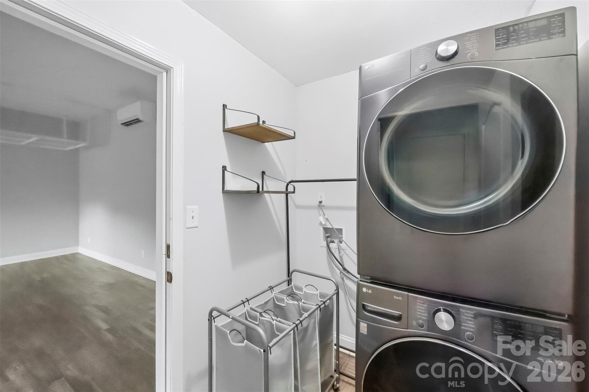 Washer & Dryer to convey - 2984 Daffodil Court, Gastonia