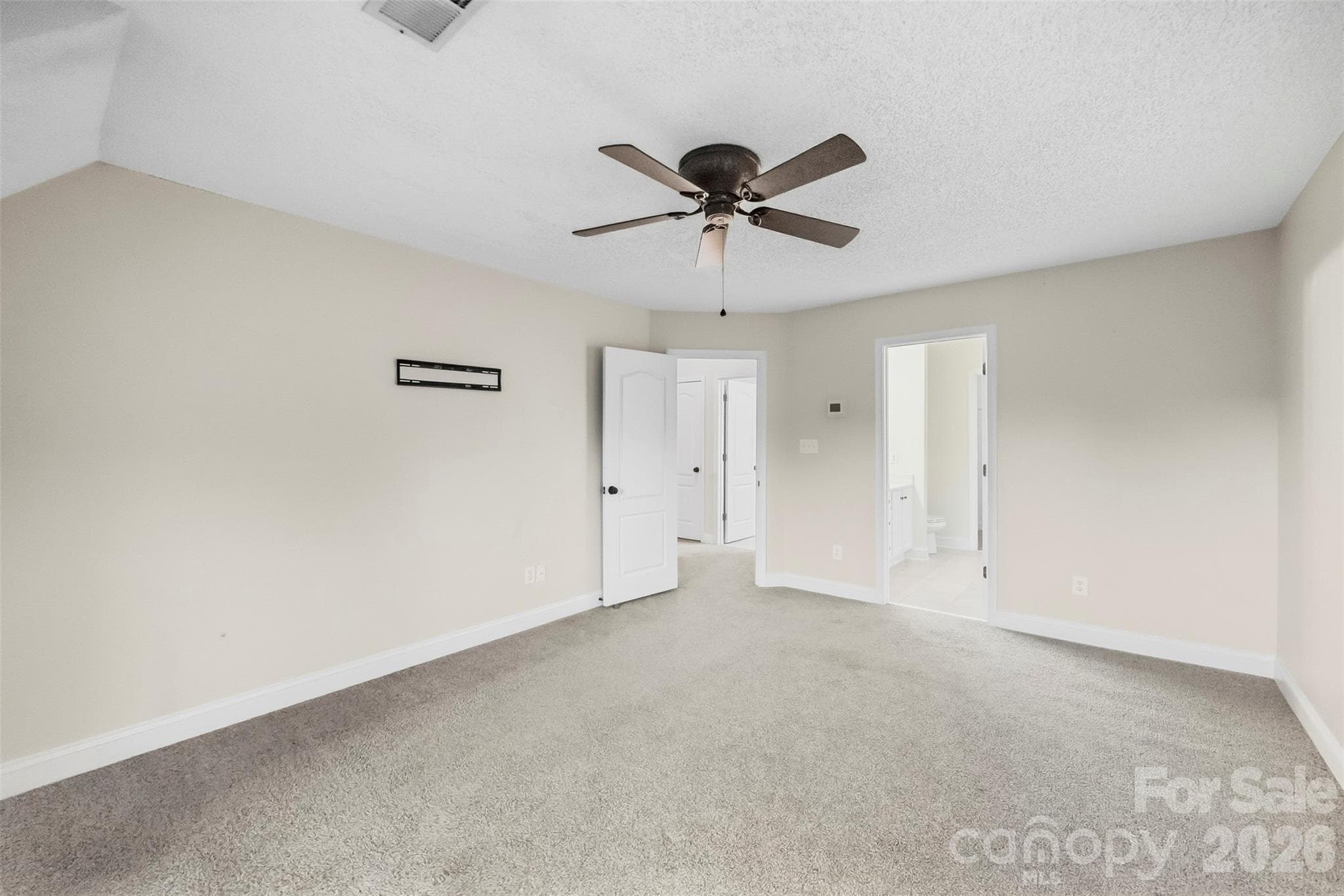 Single Family Residence at 2984 Daffodil Court, Gastonia, photo 18 of 34