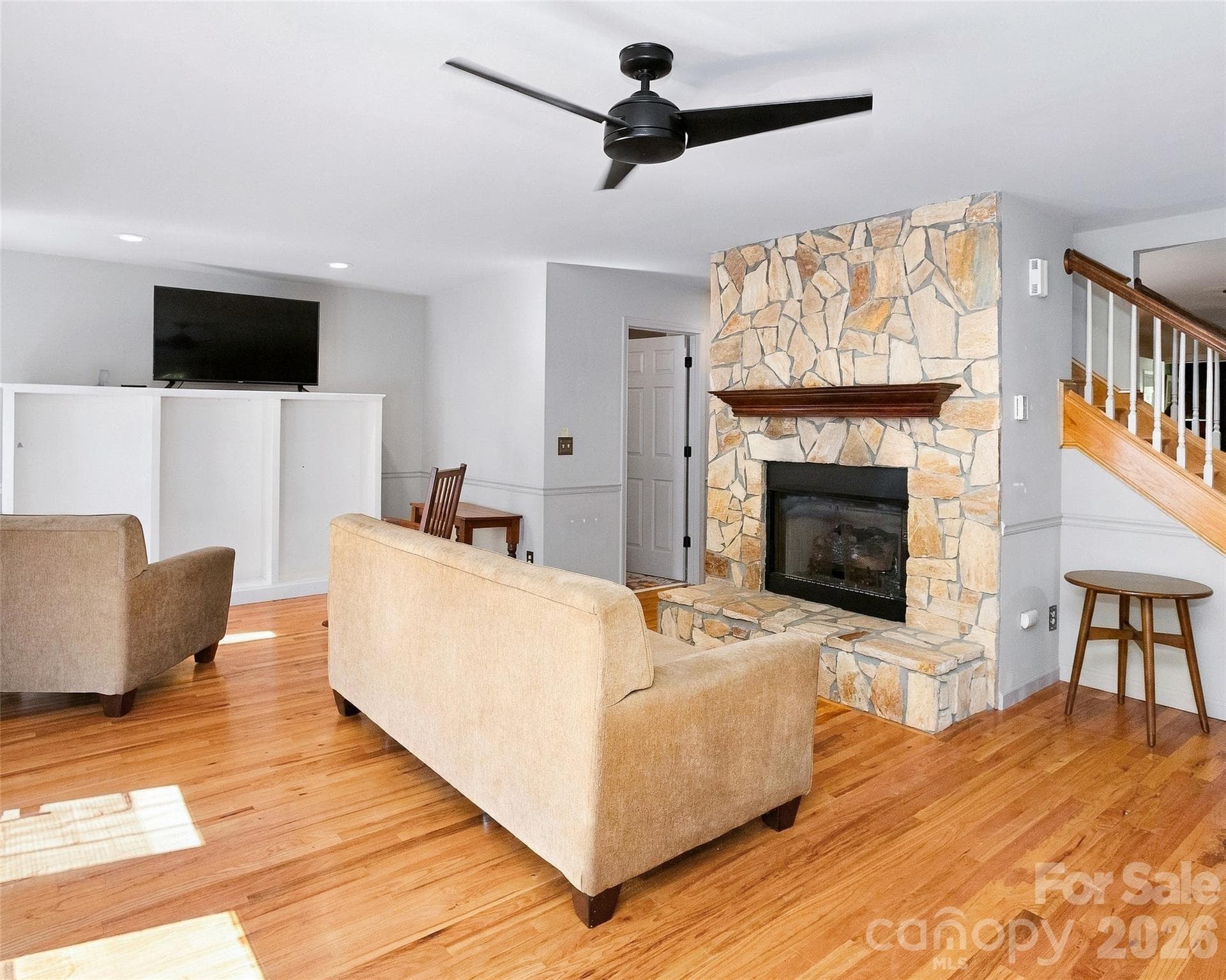 Single Family Residence at 237 Woodys Drive, Hendersonville, photo 10 of 48