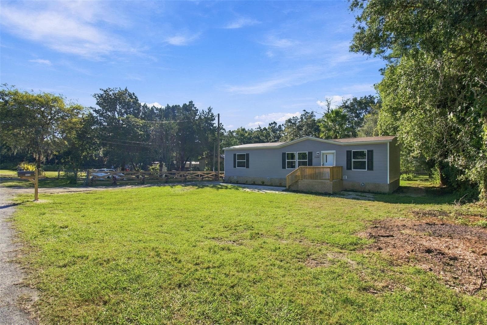 Manufactured Home at 19408 PEYTON PL, BROOKSVILLE, photo 5 of 73