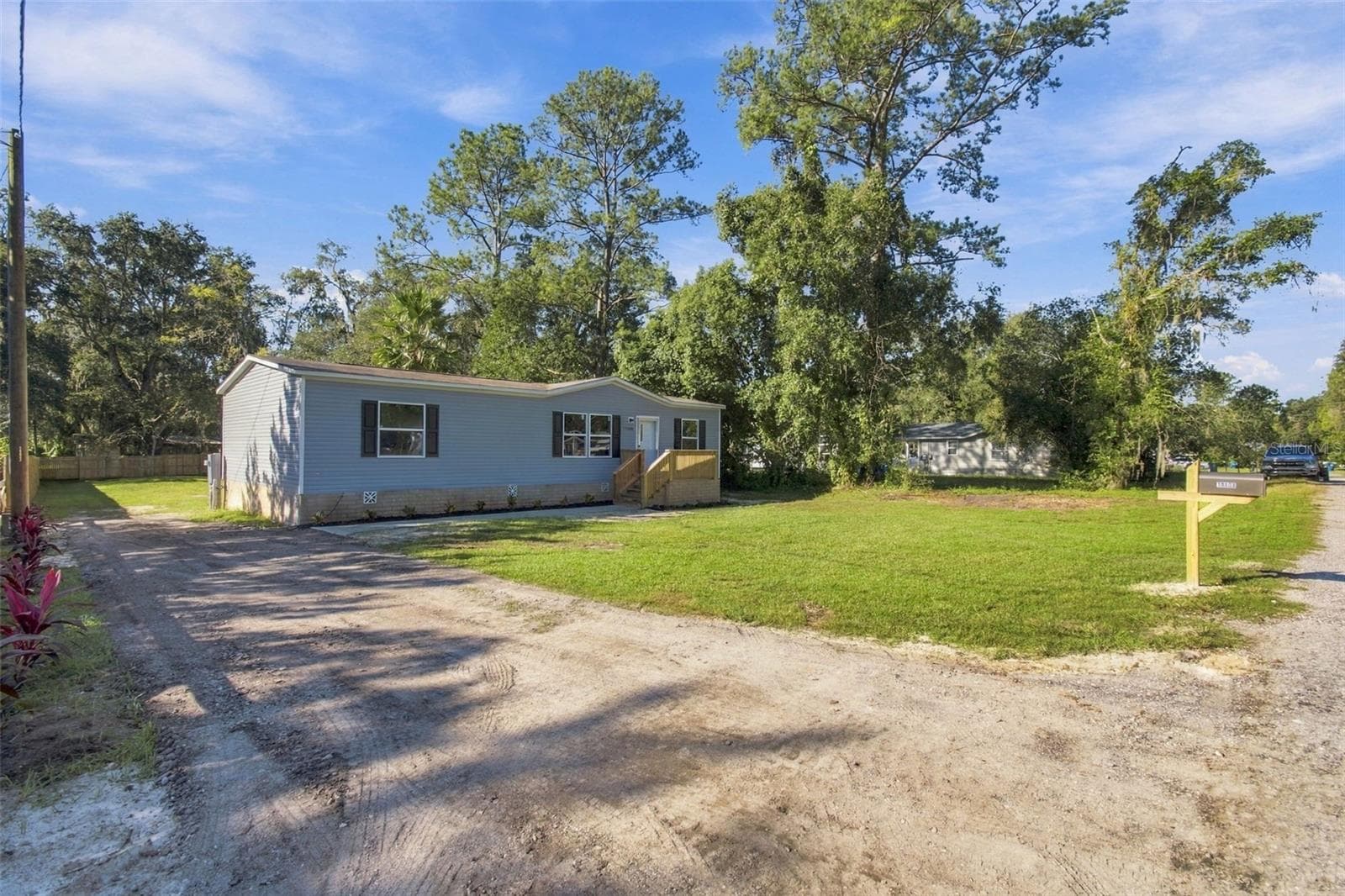Manufactured Home at 19408 PEYTON PL, BROOKSVILLE, photo 6 of 73