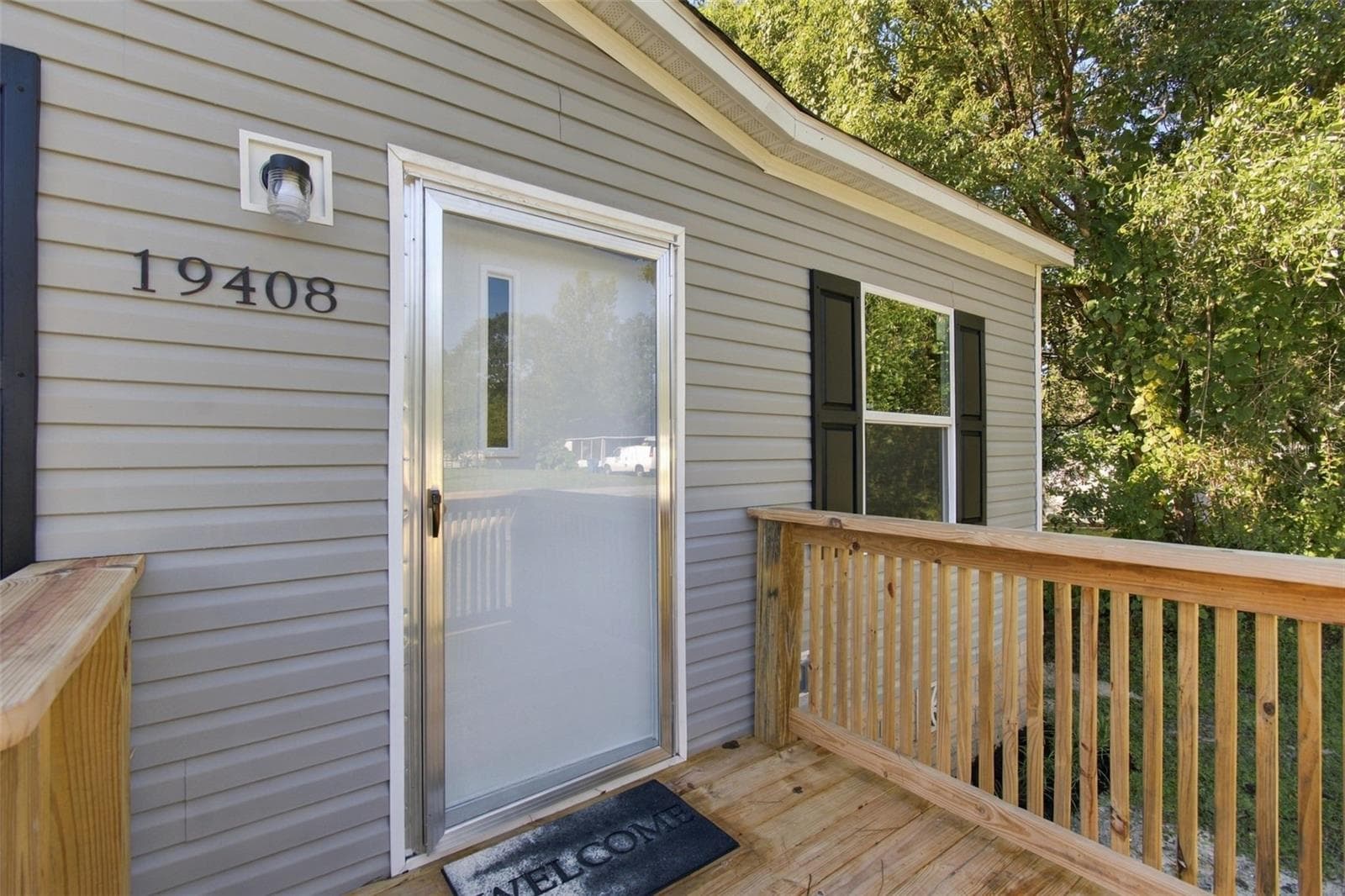 Manufactured Home at 19408 PEYTON PL, BROOKSVILLE, photo 8 of 73