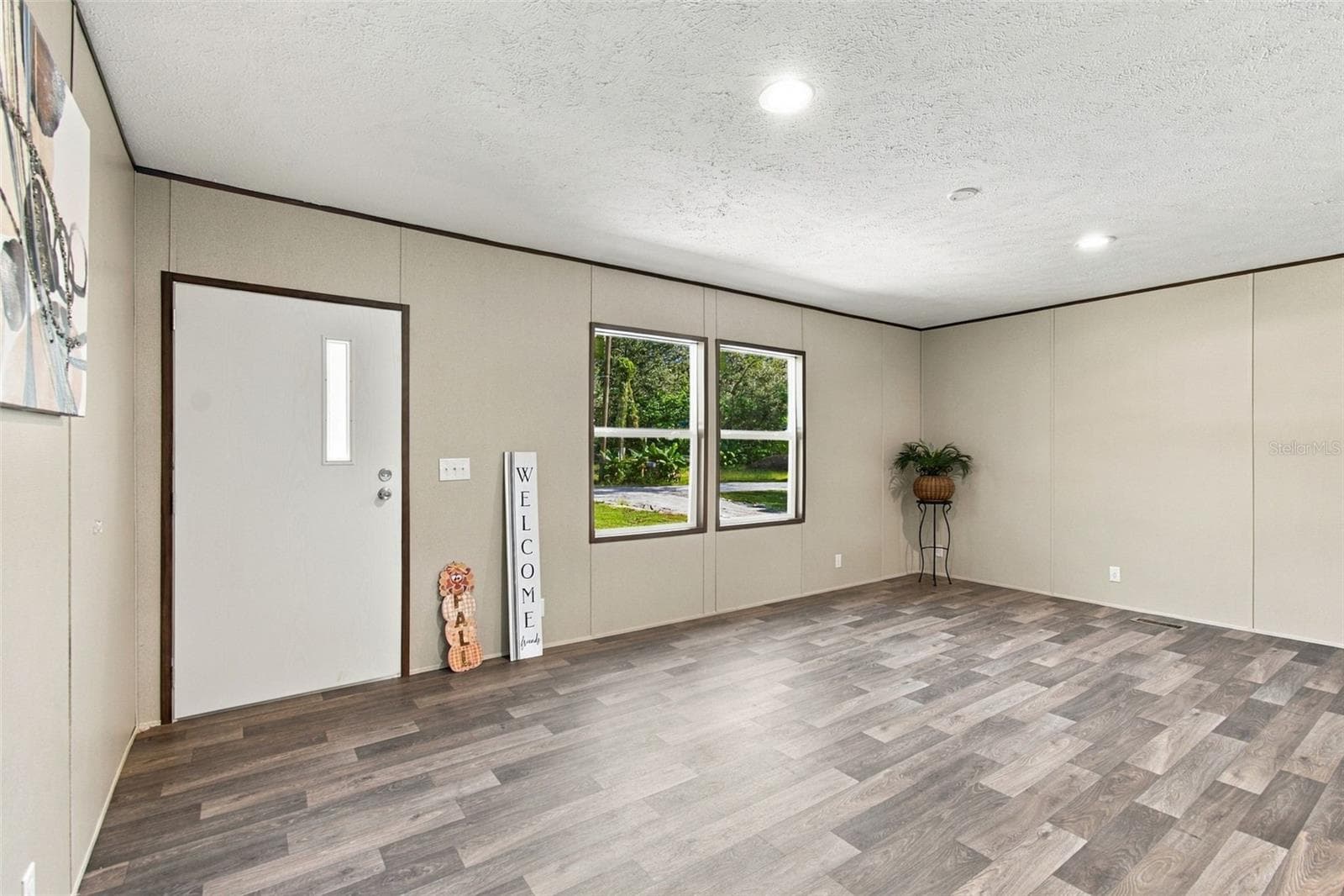 Manufactured Home at 19408 PEYTON PL, BROOKSVILLE, photo 11 of 73