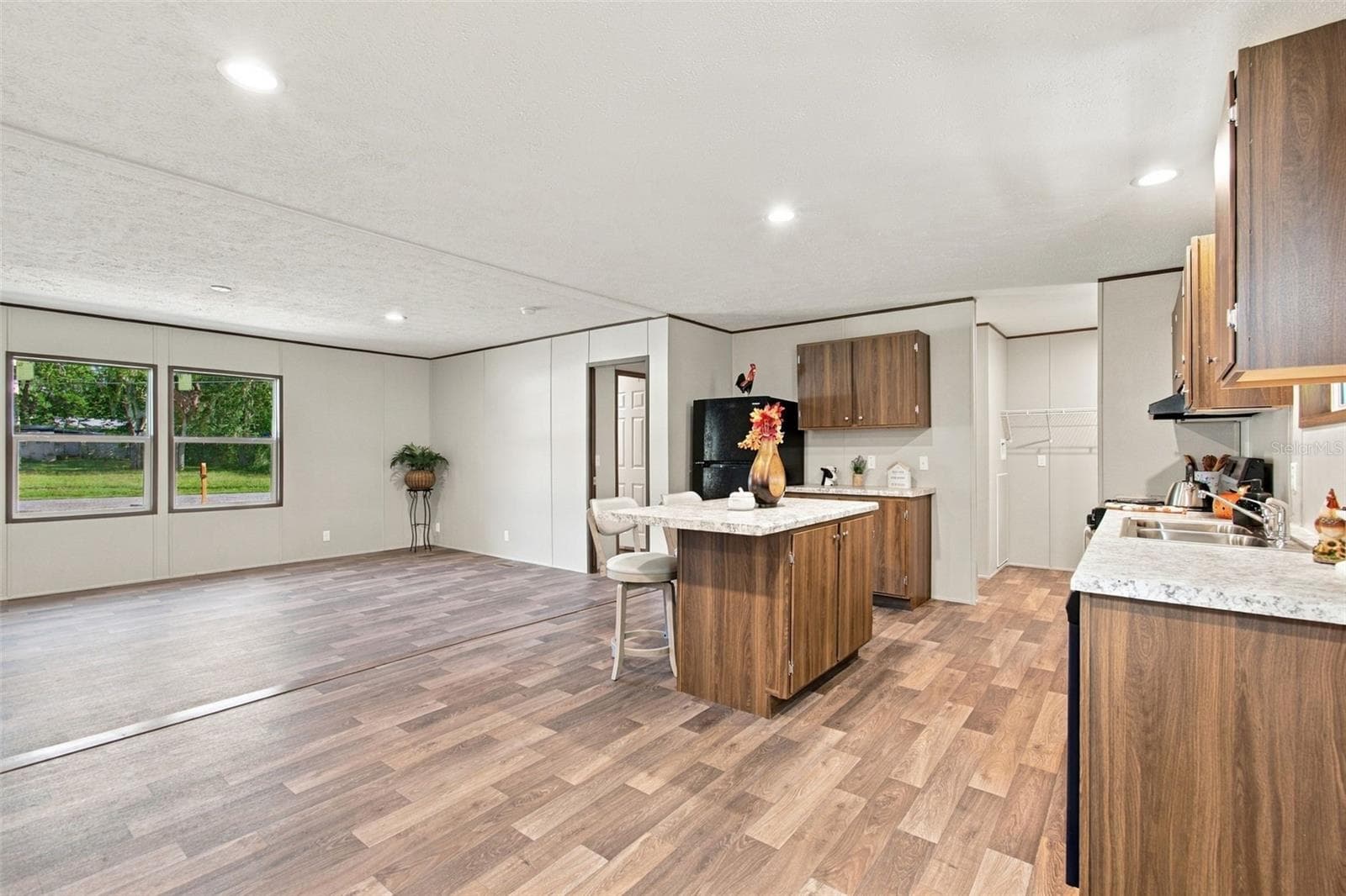 Manufactured Home at 19408 PEYTON PL, BROOKSVILLE, photo 13 of 73