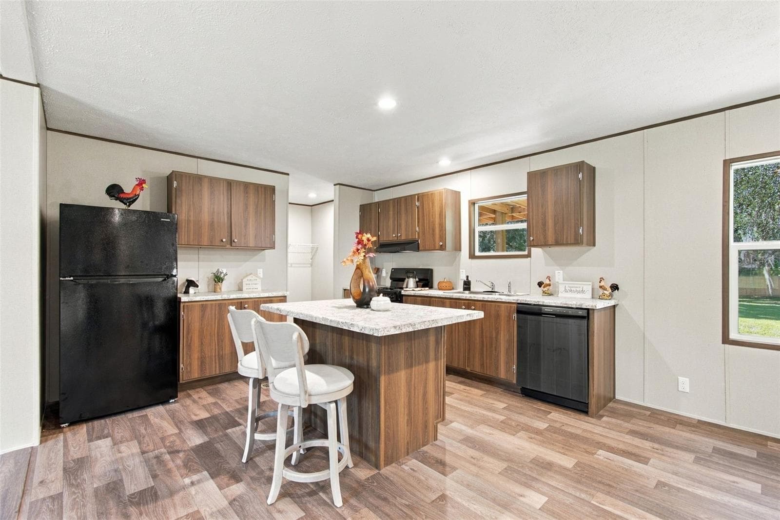 Manufactured Home at 19408 PEYTON PL, BROOKSVILLE, photo 15 of 73