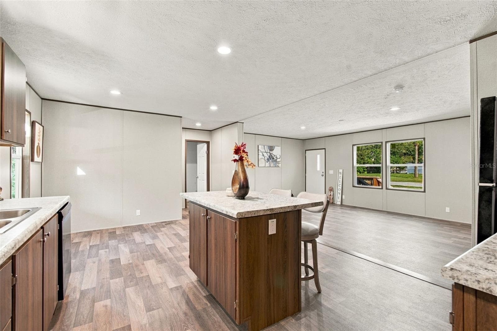Manufactured Home at 19408 PEYTON PL, BROOKSVILLE, photo 16 of 73