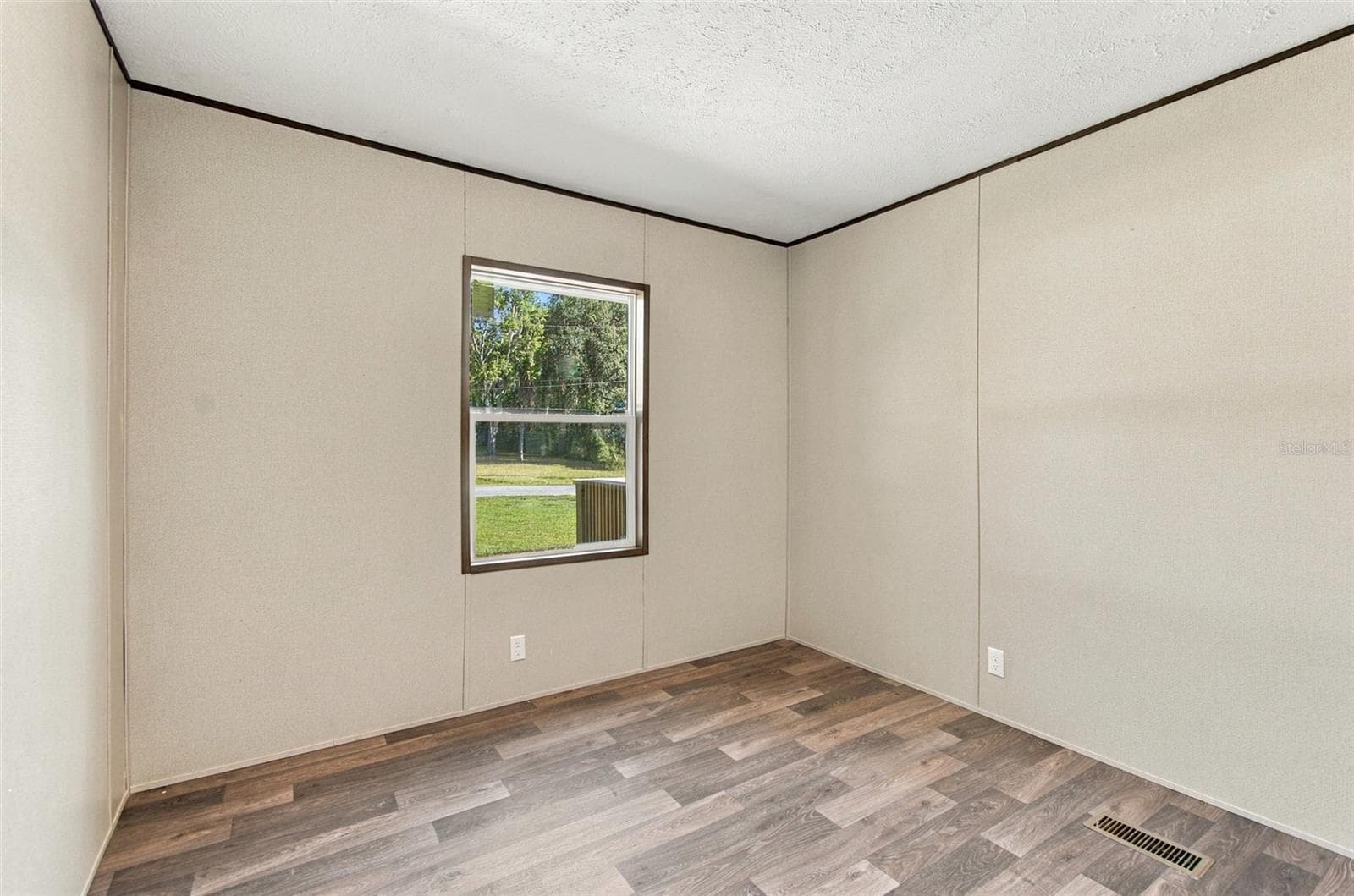 Manufactured Home at 19408 PEYTON PL, BROOKSVILLE, photo 30 of 73