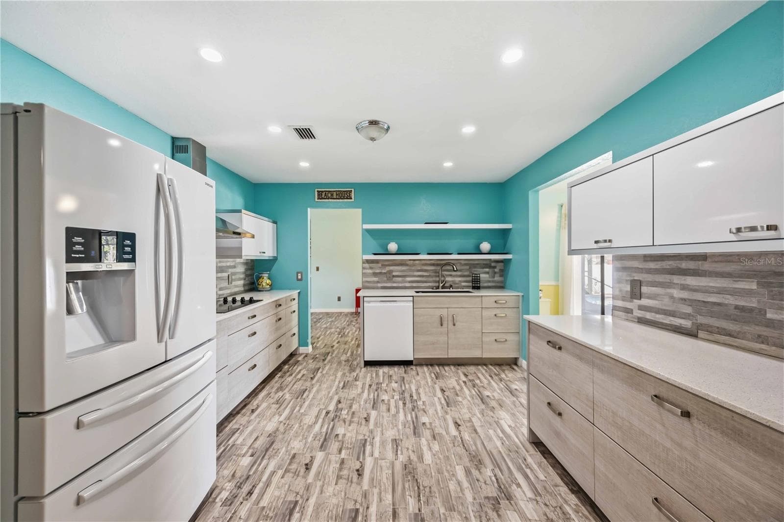 Updated kitchen - 21012 CHURON AVE, PORT CHARLOTTE
