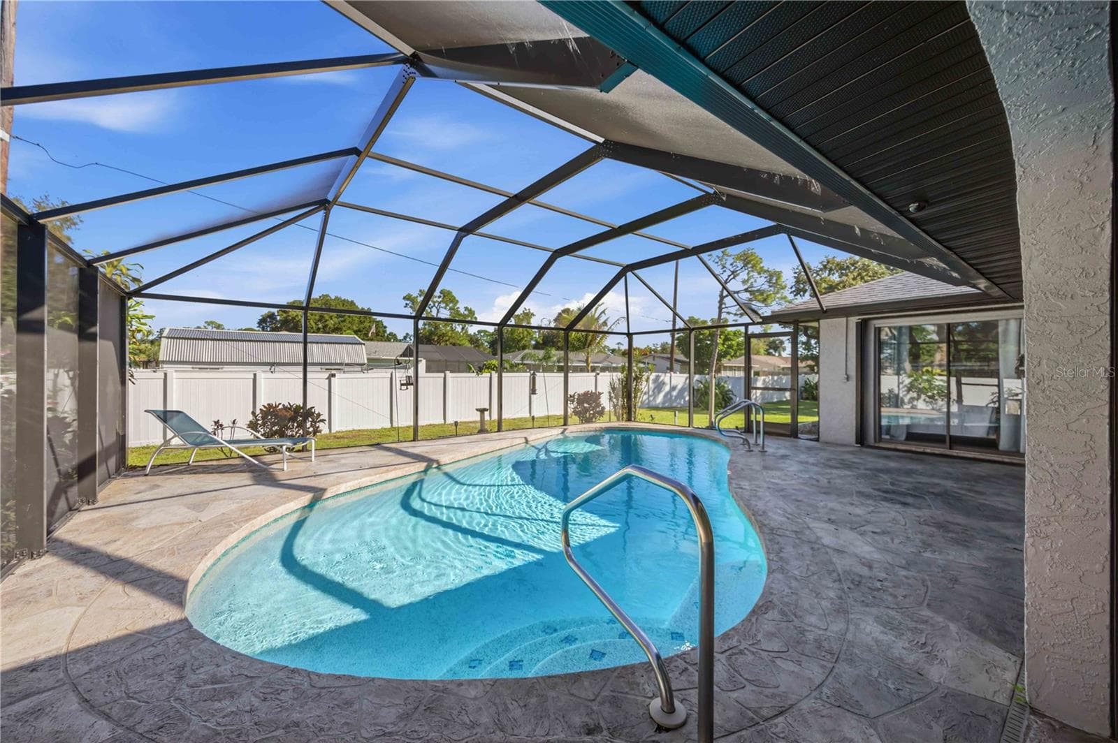 Beautiful sparkling pool - 21012 CHURON AVE, PORT CHARLOTTE