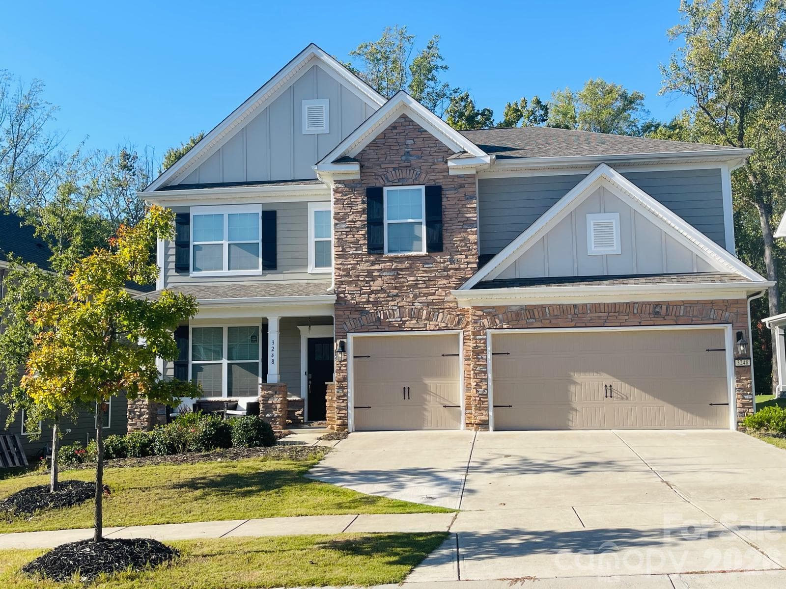 Single Family Residence at 3248 Stephen Pace Trail, Huntersville, photo 2 of 33