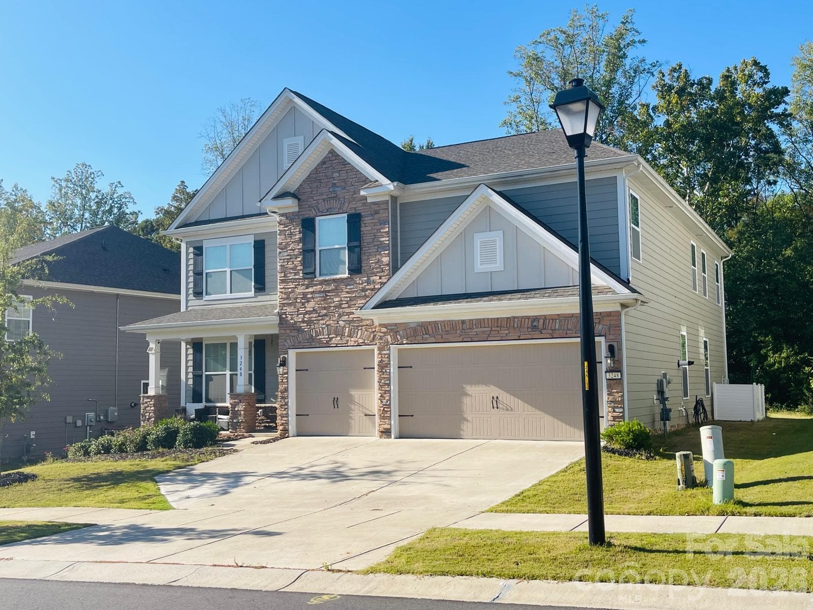 Single Family Residence at 3248 Stephen Pace Trail, Huntersville, photo 4 of 33