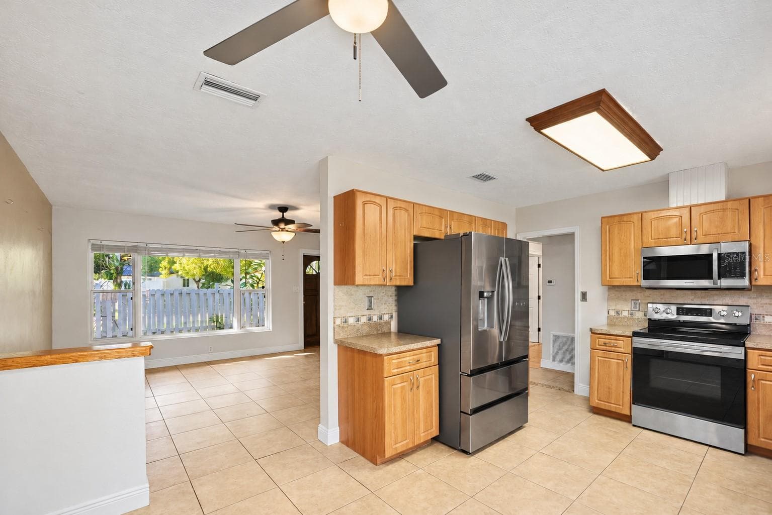 Single Family Residence at 730 SAN CHRISTOPHER DR, DUNEDIN, photo 5 of 25