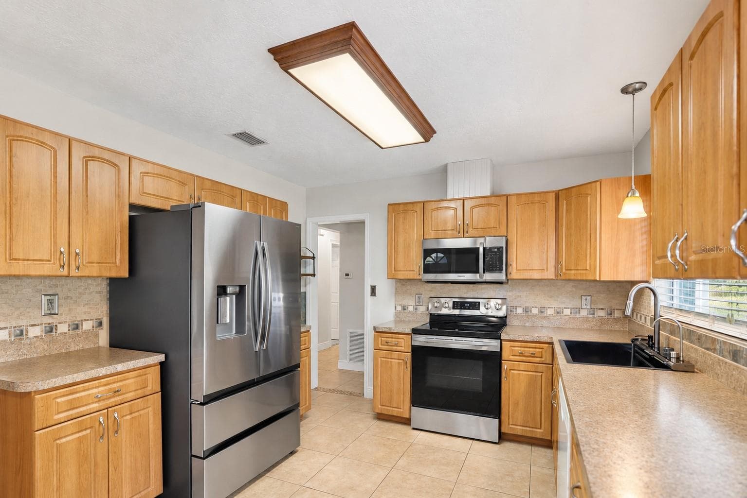 Single Family Residence at 730 SAN CHRISTOPHER DR, DUNEDIN, photo 7 of 25