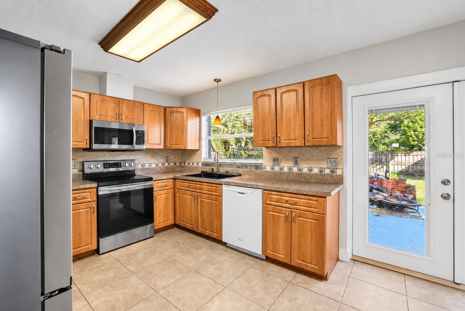 Single Family Residence at 730 SAN CHRISTOPHER DR, DUNEDIN, photo 8 of 25