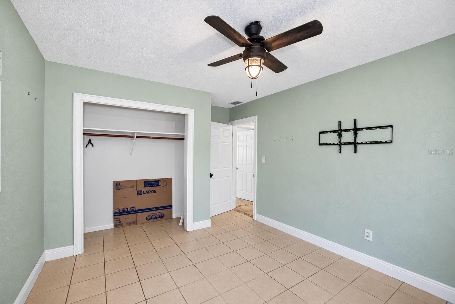Single Family Residence at 730 SAN CHRISTOPHER DR, DUNEDIN, photo 12 of 25