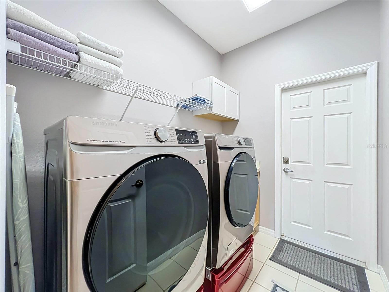 Inside Laundry - 5377 RED LEAF CT, OVIEDO