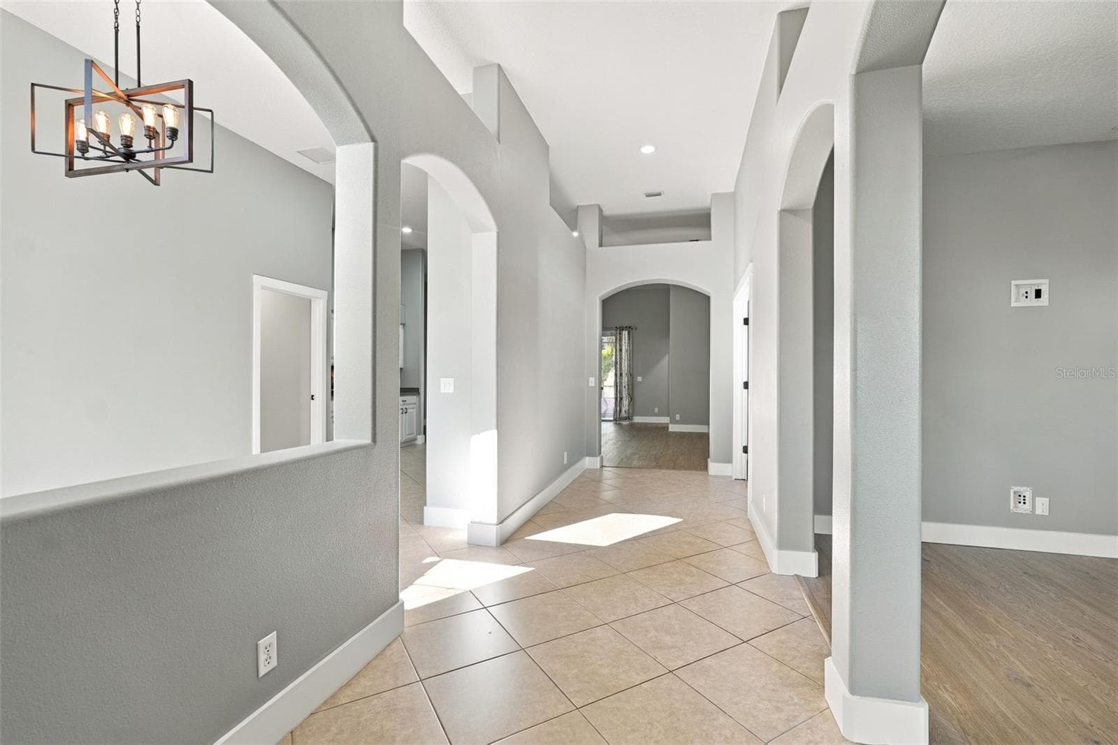 entry hallway - 4006 30TH LN E, BRADENTON