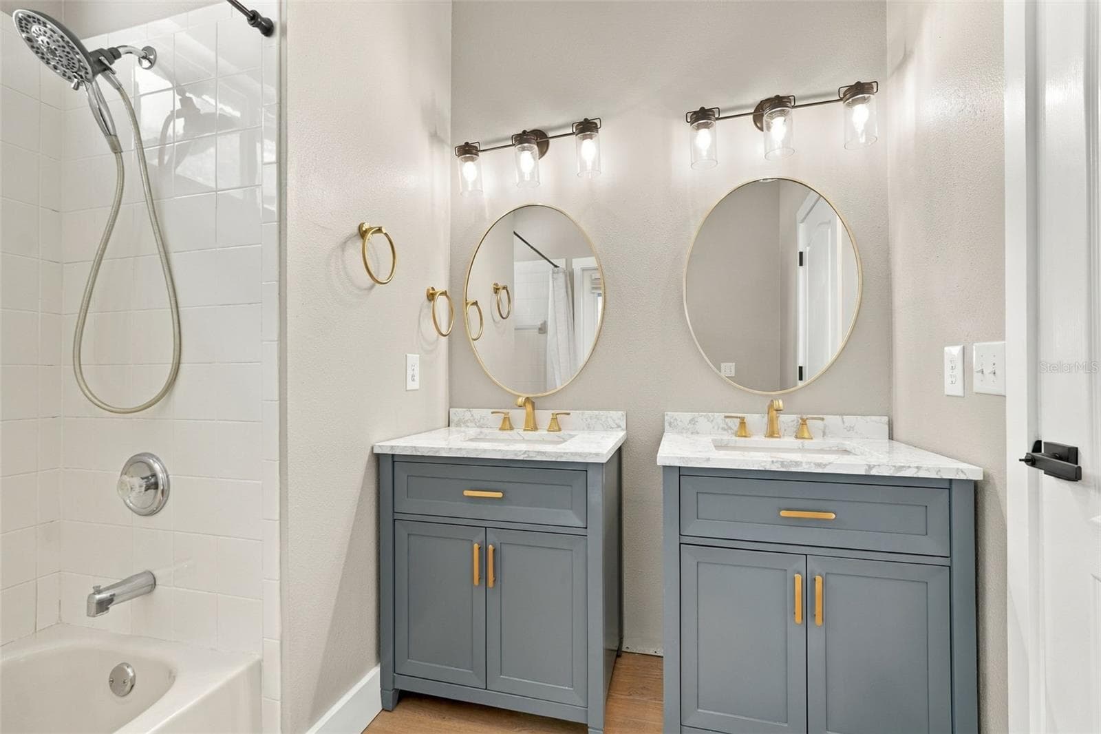 guest bathroom - 4006 30TH LN E, BRADENTON