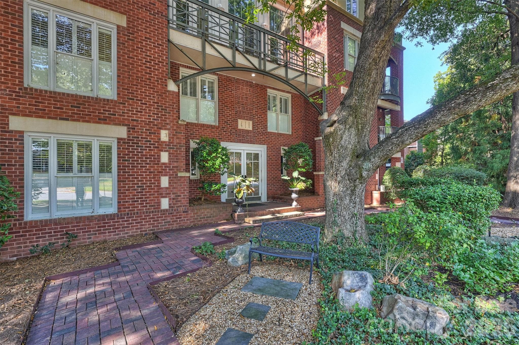 Condominium at 416 Queens Road, Charlotte, photo 2 of 29