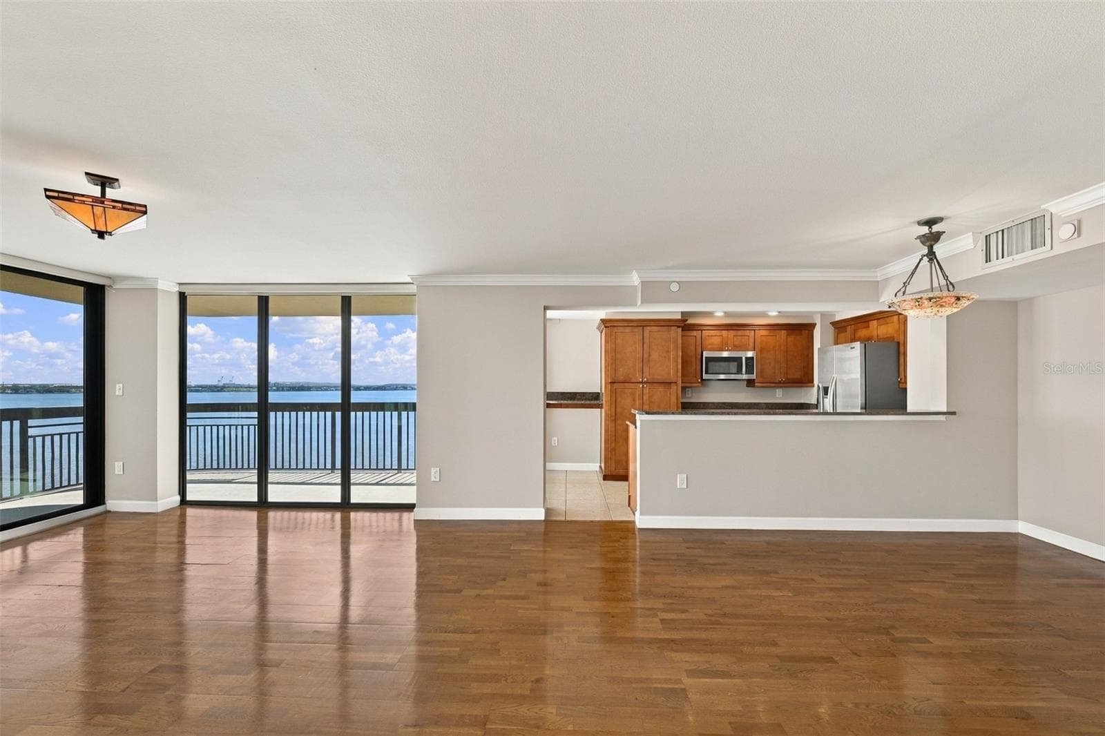 Condominium at 2413 BAYSHORE BLVD #1005, TAMPA, photo 8 of 57