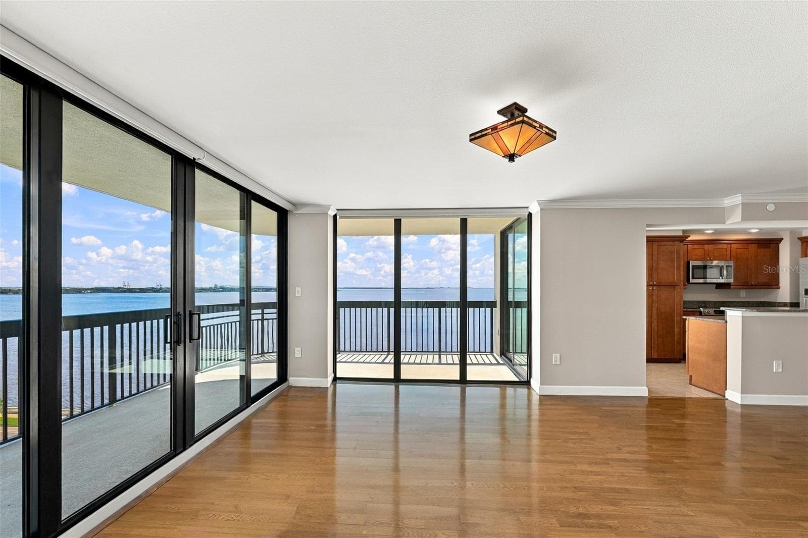 Condominium at 2413 BAYSHORE BLVD #1005, TAMPA, photo 9 of 57