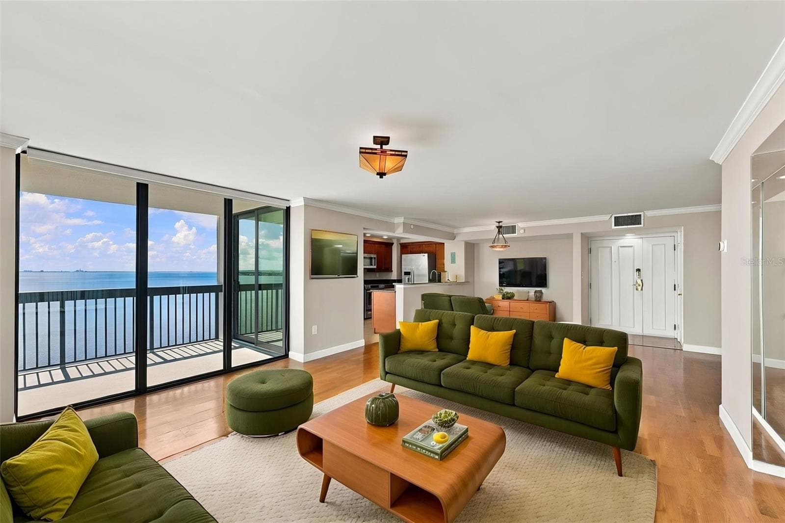 Condominium at 2413 BAYSHORE BLVD #1005, TAMPA, photo 12 of 57
