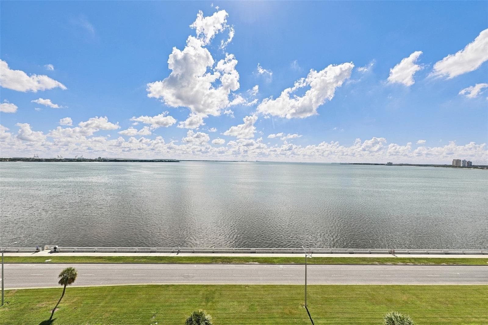 Condominium at 2413 BAYSHORE BLVD #1005, TAMPA, photo 17 of 57