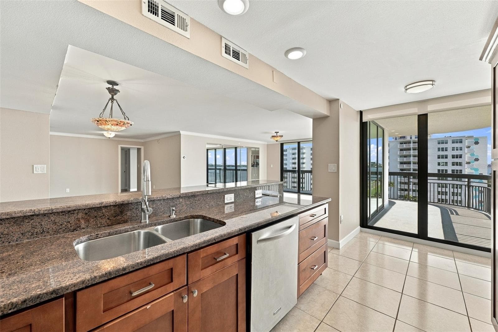 Condominium at 2413 BAYSHORE BLVD #1005, TAMPA, photo 22 of 57