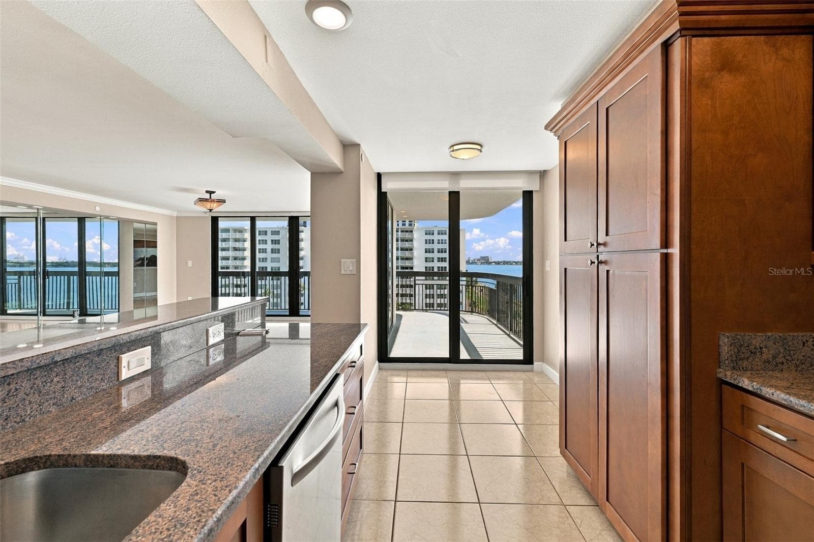 Condominium at 2413 BAYSHORE BLVD #1005, TAMPA, photo 23 of 57