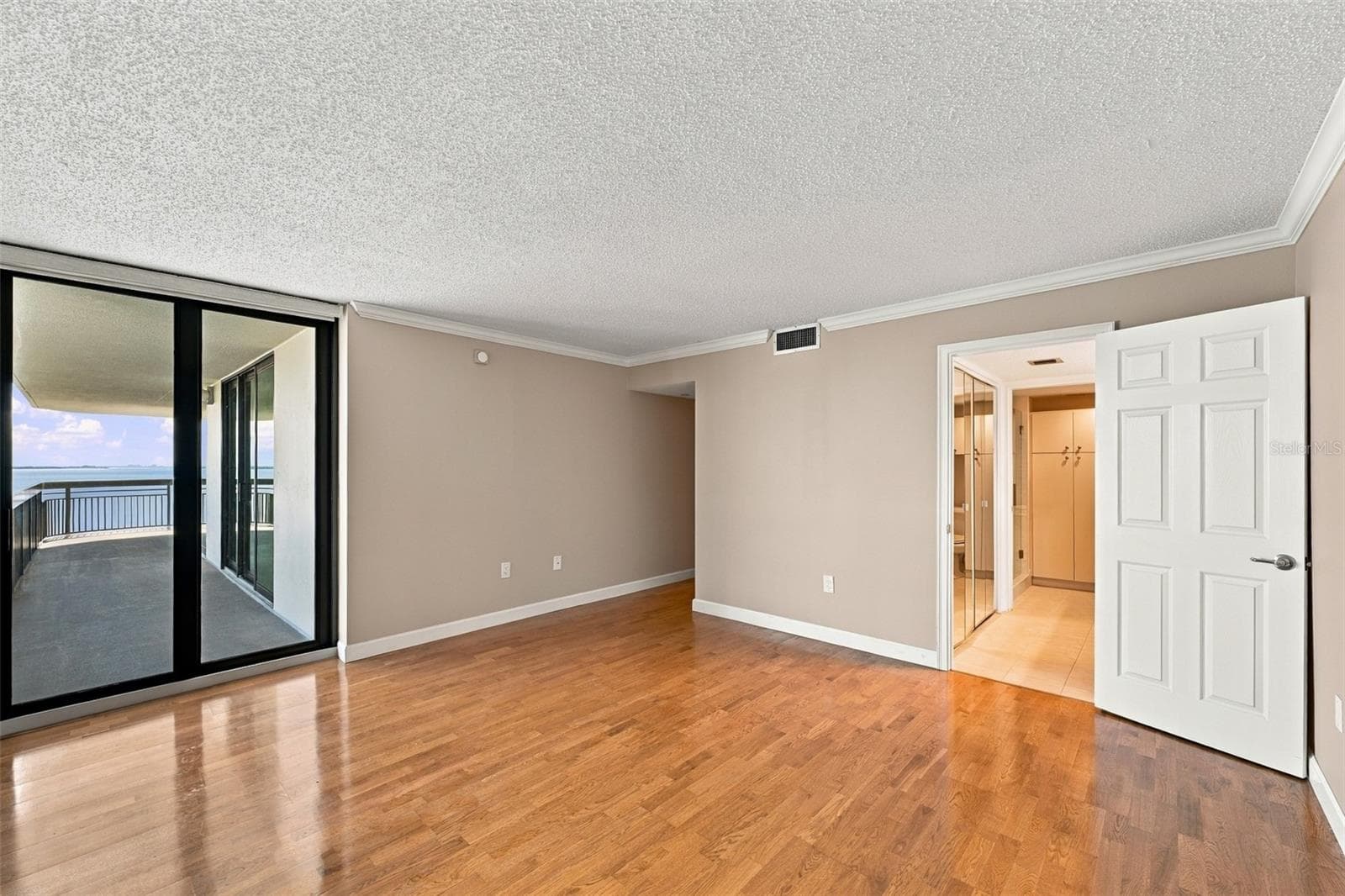 Condominium at 2413 BAYSHORE BLVD #1005, TAMPA, photo 36 of 57