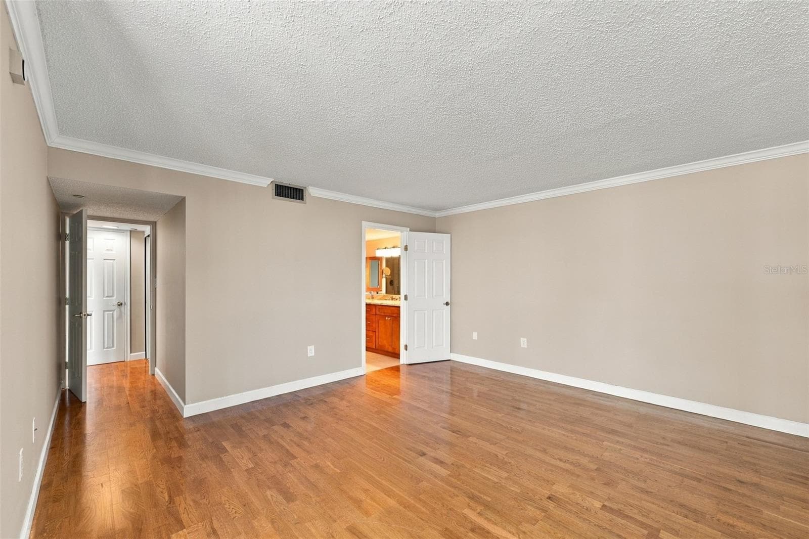 Condominium at 2413 BAYSHORE BLVD #1005, TAMPA, photo 37 of 57