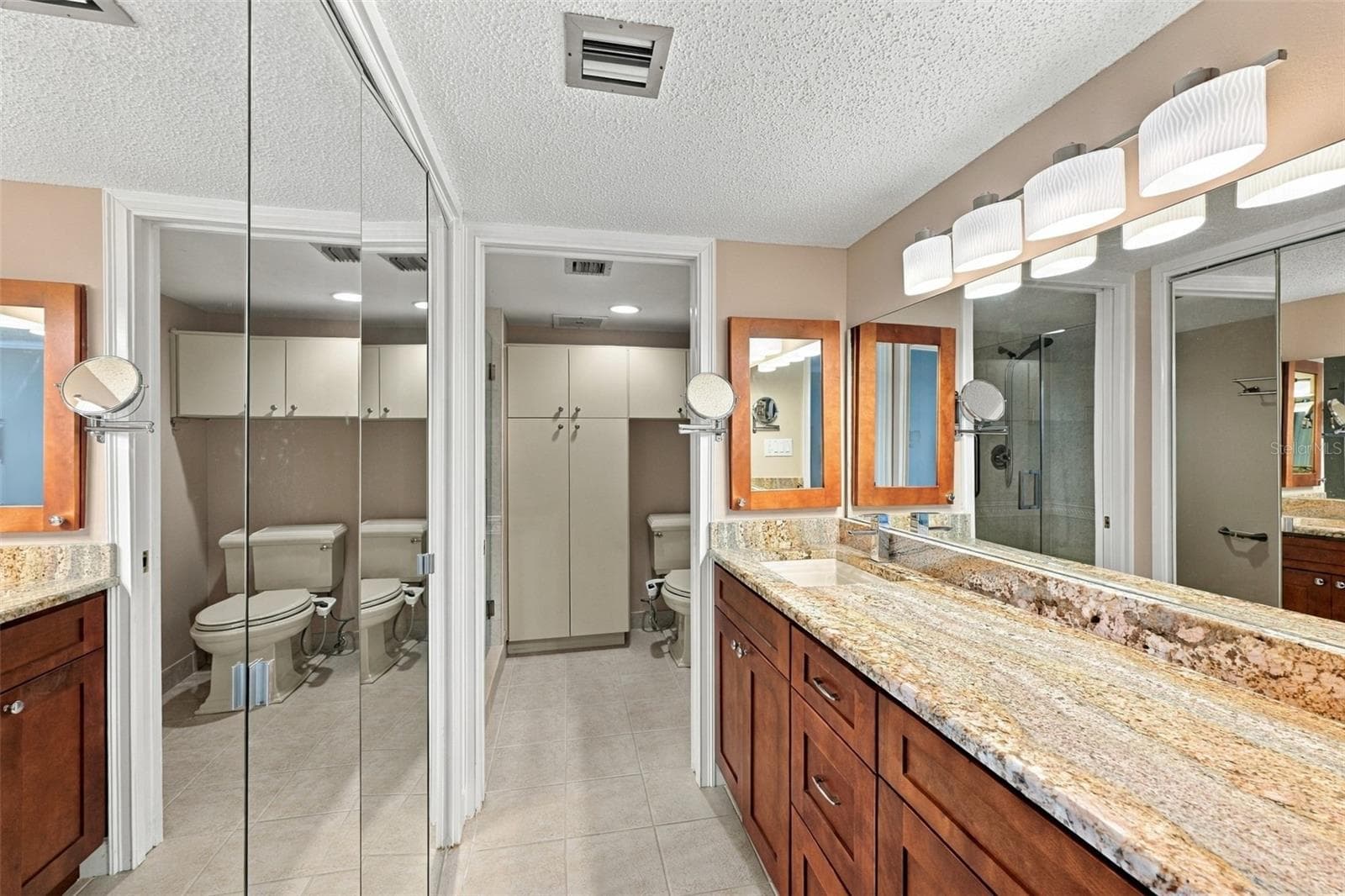 Condominium at 2413 BAYSHORE BLVD #1005, TAMPA, photo 40 of 57