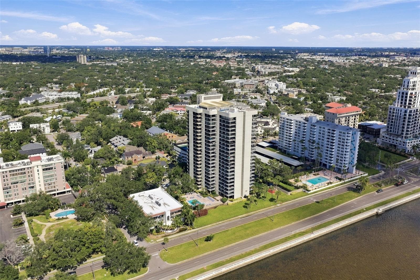 Condominium at 2413 BAYSHORE BLVD #1005, TAMPA, photo 54 of 57