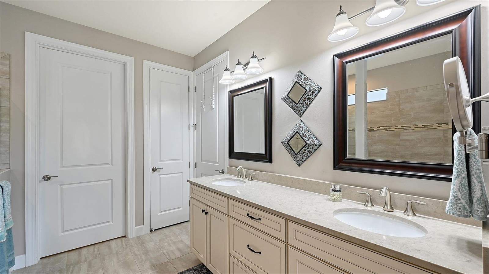 Primary bathroom. - 6827 GOSPORT CV, BRADENTON