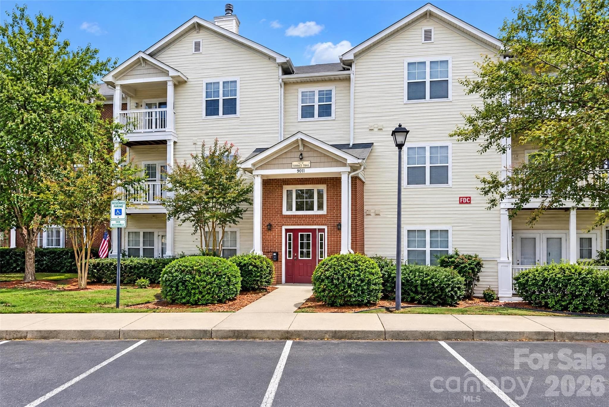 Condominium at 11232 Hyde Pointe Court, Charlotte, photo 33 of 43