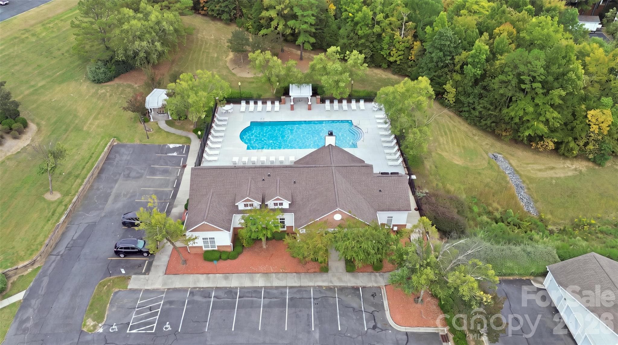Condominium at 11232 Hyde Pointe Court, Charlotte, photo 37 of 43