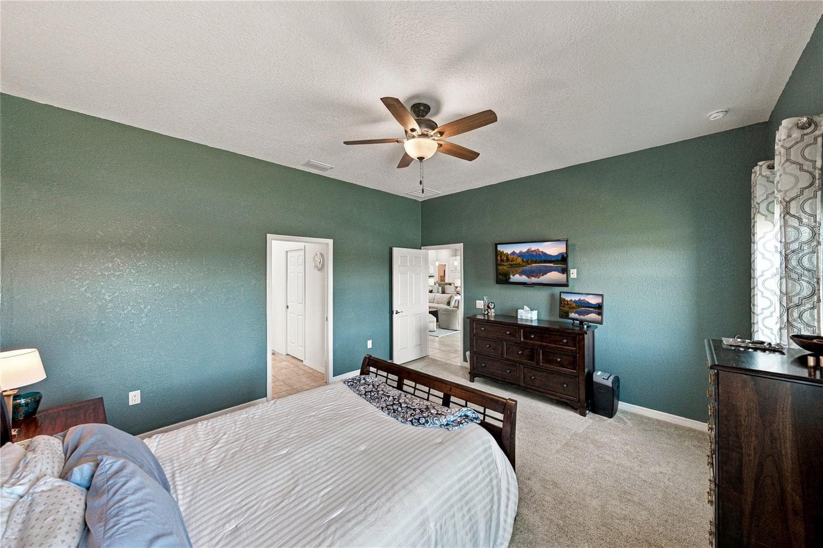 Primary bedroom - 6125 PEBBLE BEACH BLVD, WINTER HAVEN
