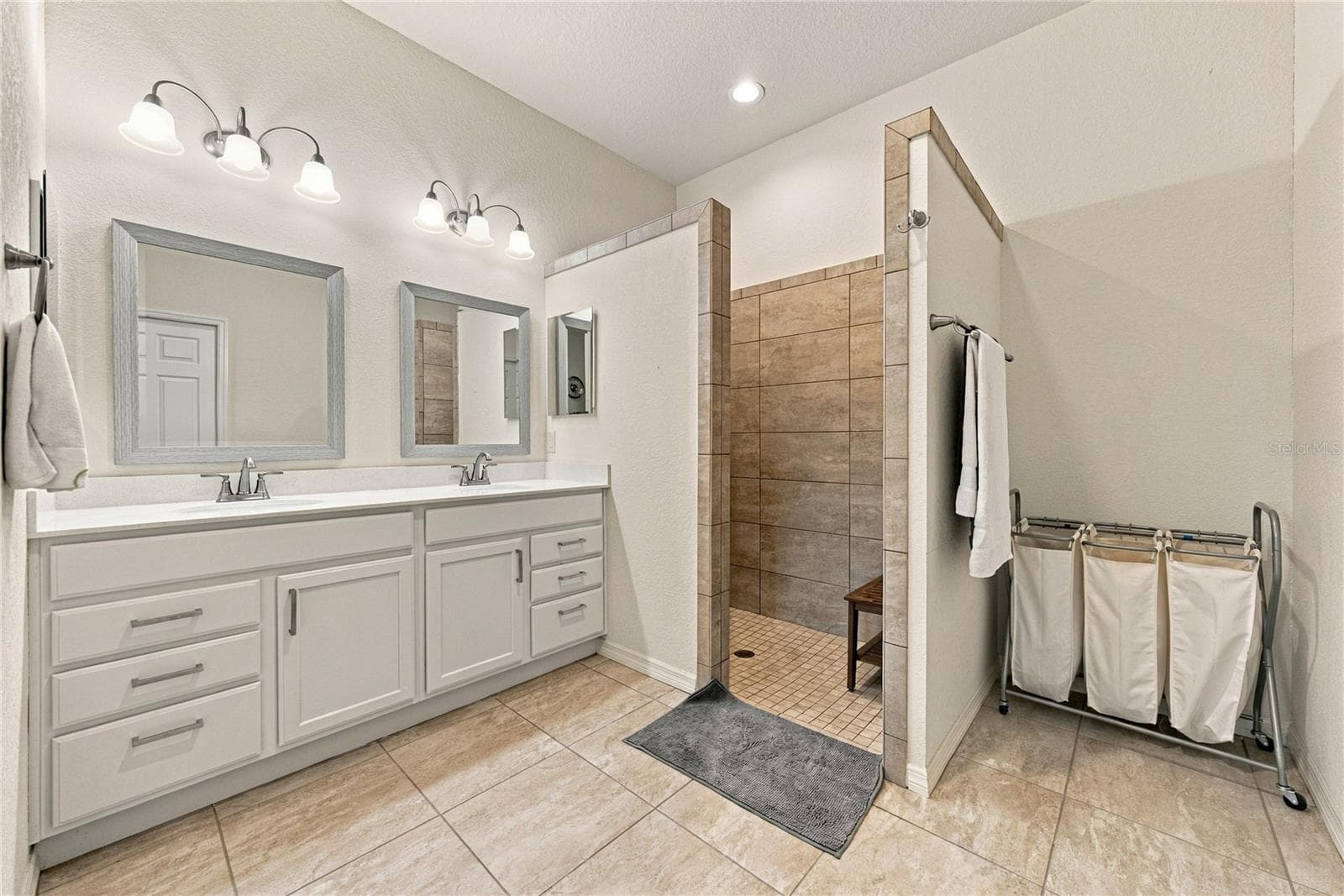 Primary bath - 6125 PEBBLE BEACH BLVD, WINTER HAVEN