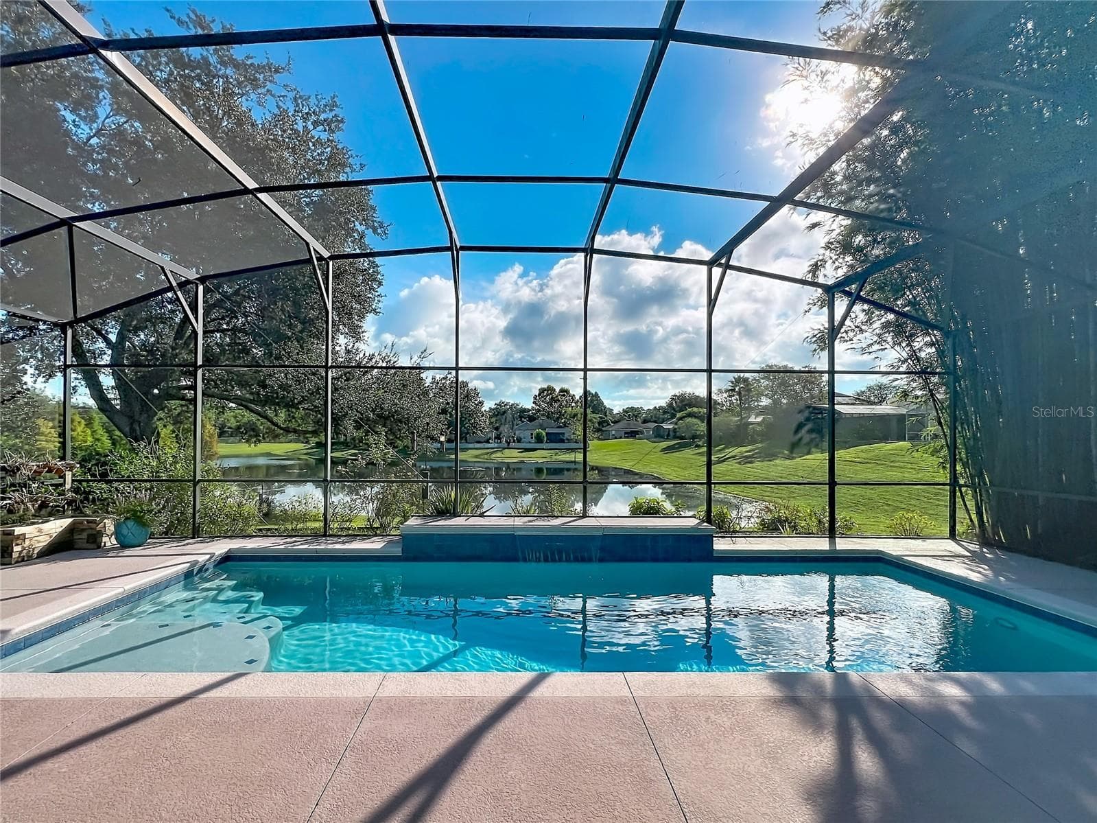 Fall in love with Pool & Pond Views! - 5377 RED LEAF CT, OVIEDO