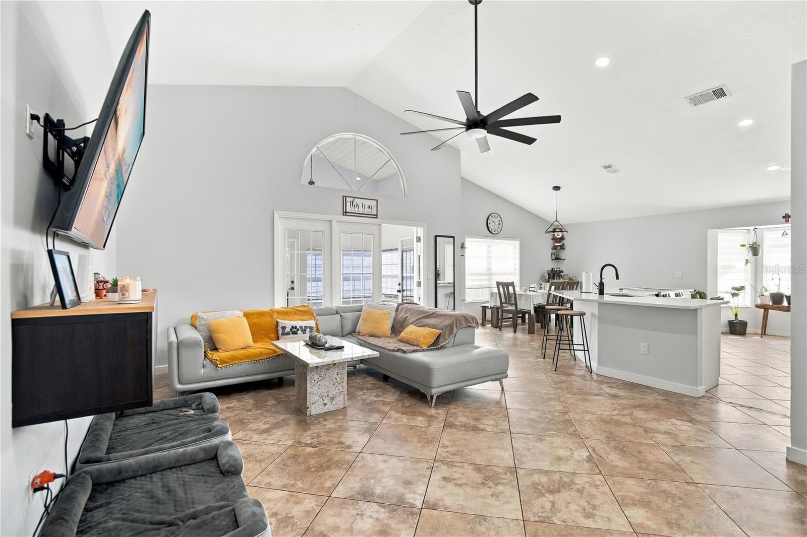 Single Family Residence at 101 N ABERDEEN CIR, SANFORD, photo 5 of 26