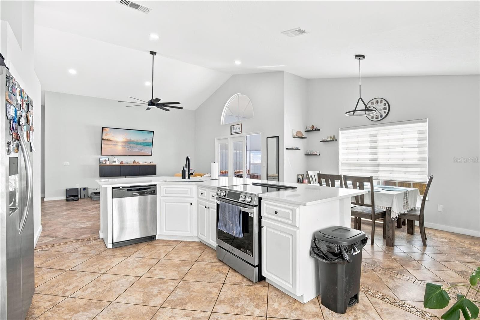 Single Family Residence at 101 N ABERDEEN CIR, SANFORD, photo 11 of 26