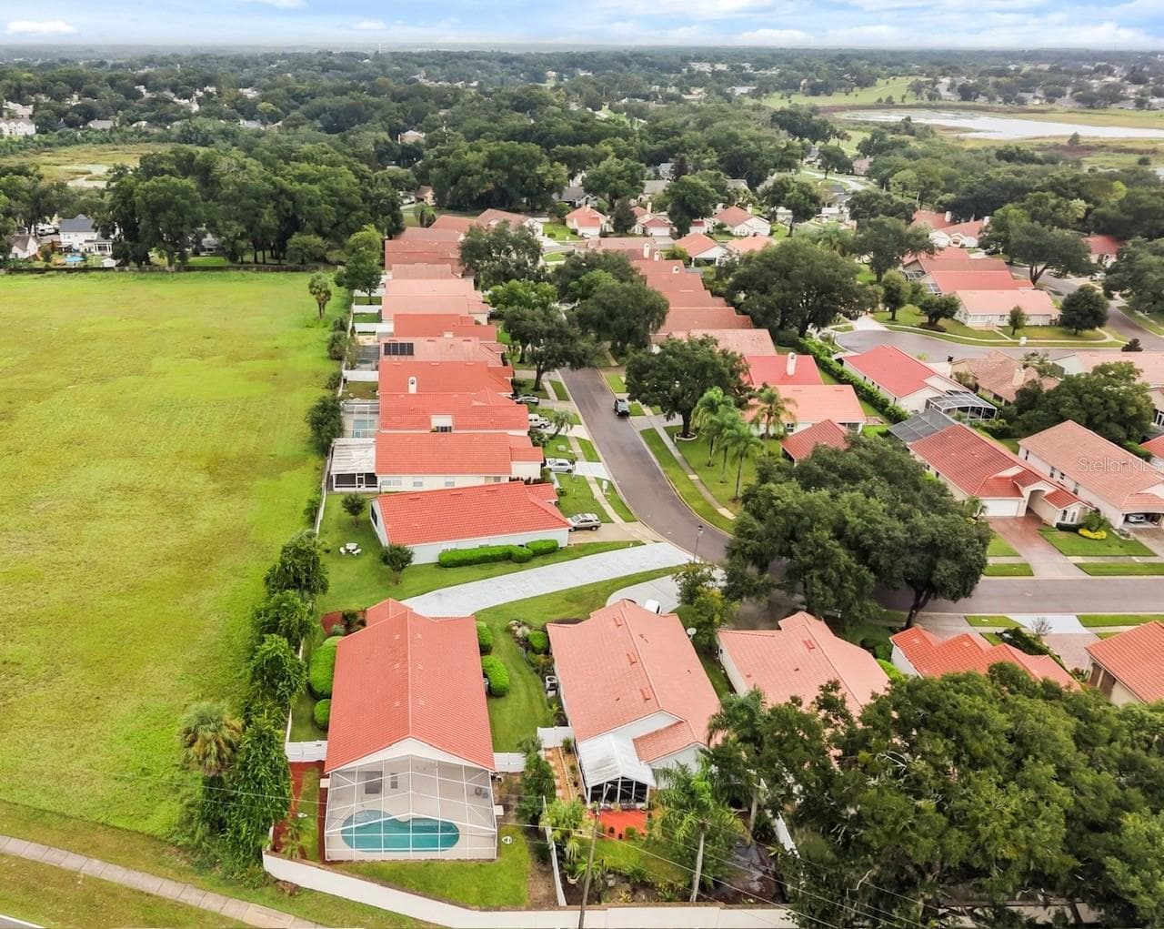 Check out that long driveway! - 755 VIA MILANO, APOPKA