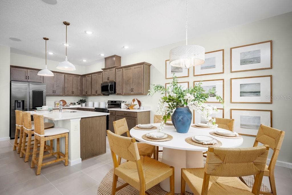 Kitchen & Dining Room - 325 FOX RIDGE DR, GROVELAND