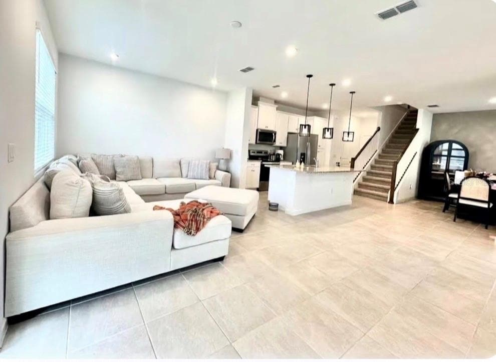 First Floor Layout - 1123 BOARDWALK PL, KISSIMMEE